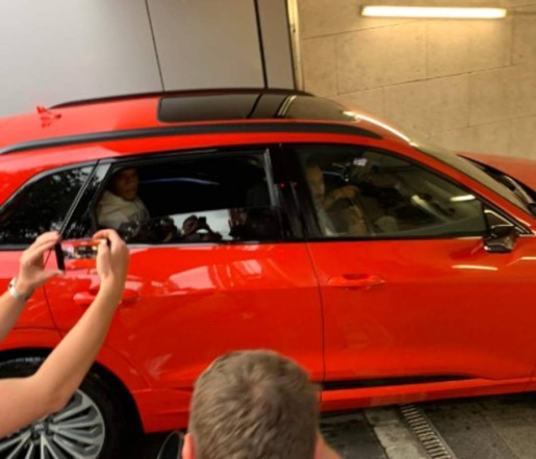 Mercado: Un lateral regresa al Barcelona, dos fichajes 'bomba” del Bayern y Haaland es noticia