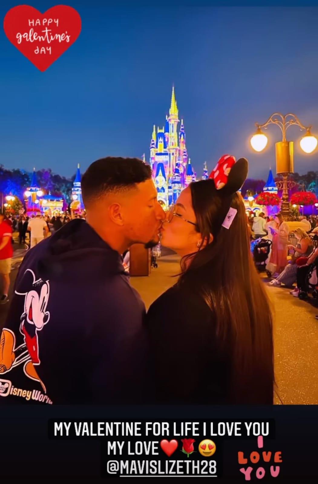 ¡Rodeados de amor! Así disfrutaron el día del amor y la amistad los futbolistas hondureños junto a sus parejas