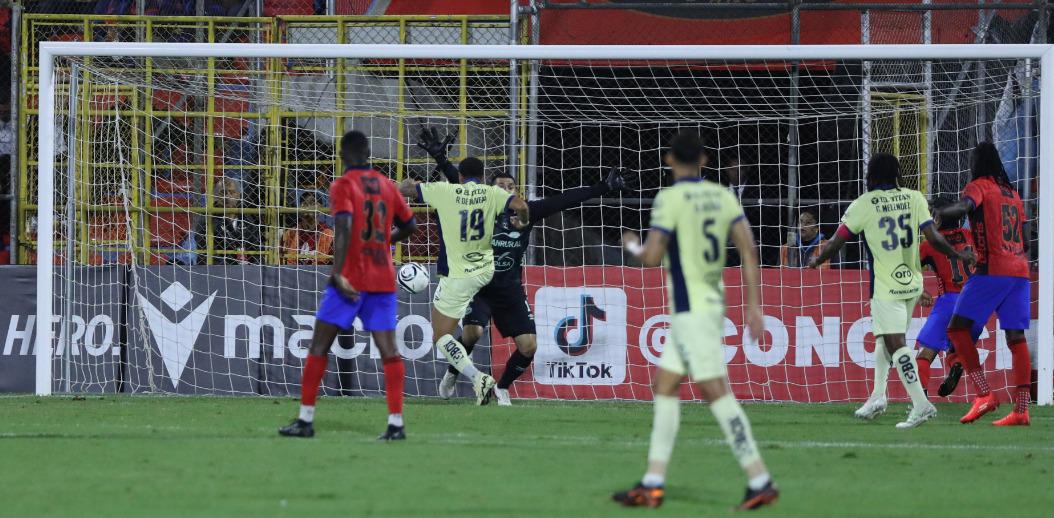 Javier López se volvió loco: Motagua recibió mala noticia en pleno festejo en Guatemala