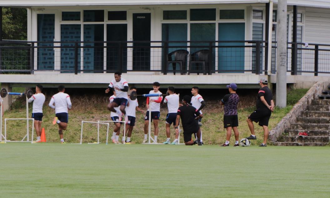 Romell Quioto sorprende y se pone a las órdenes de Troglio en pretemporada del Olimpia ¿qué pasa con Arboleda?