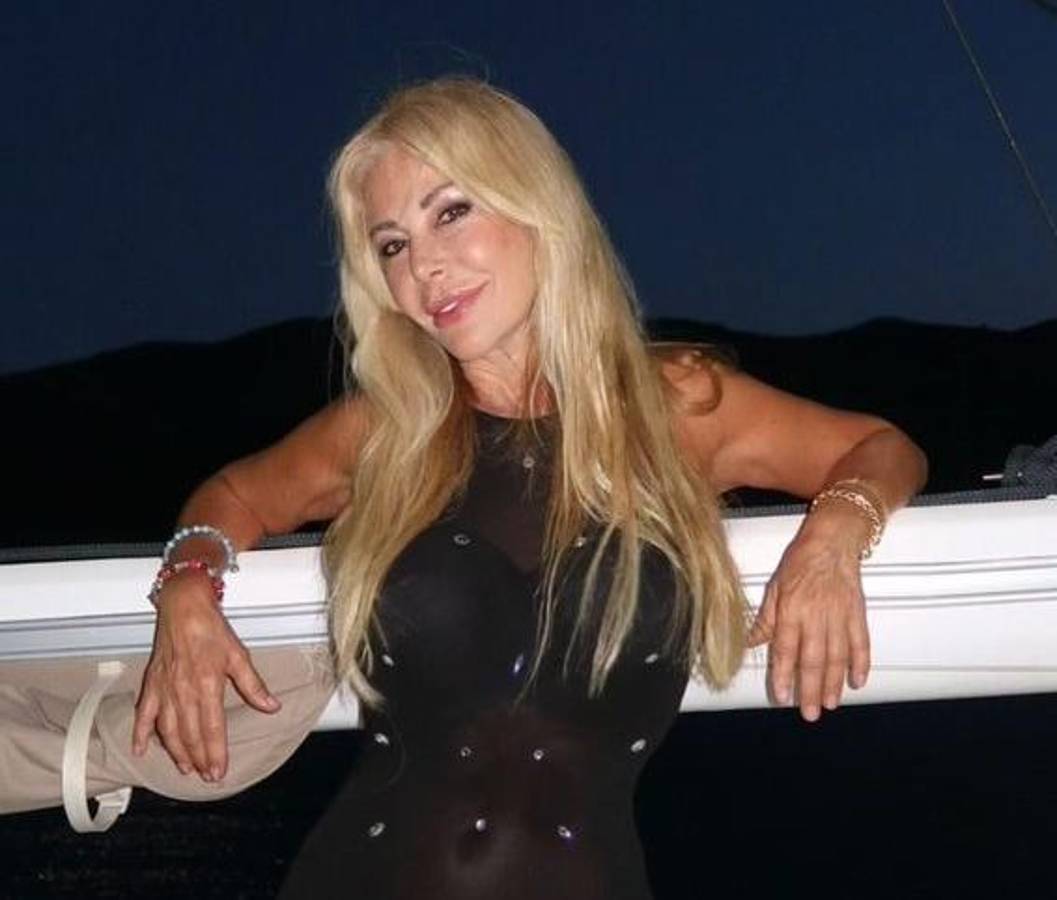 ¿Nueva novia? Así es la modelo de 72 años que fue vinculada con Ronaldinho y revela cómo lo conoció