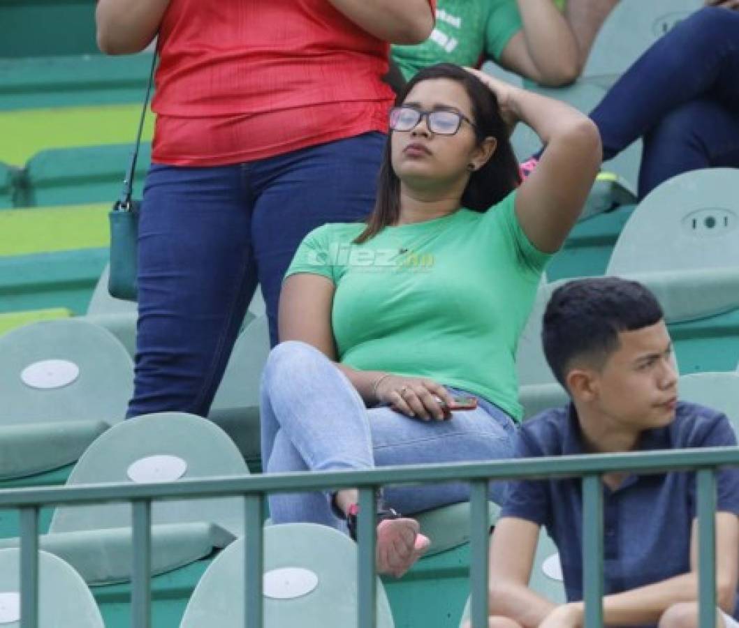 Hermosas chicas y ambientazo en el Yankel Rosenthal para el clásico Marathón-Olimpia