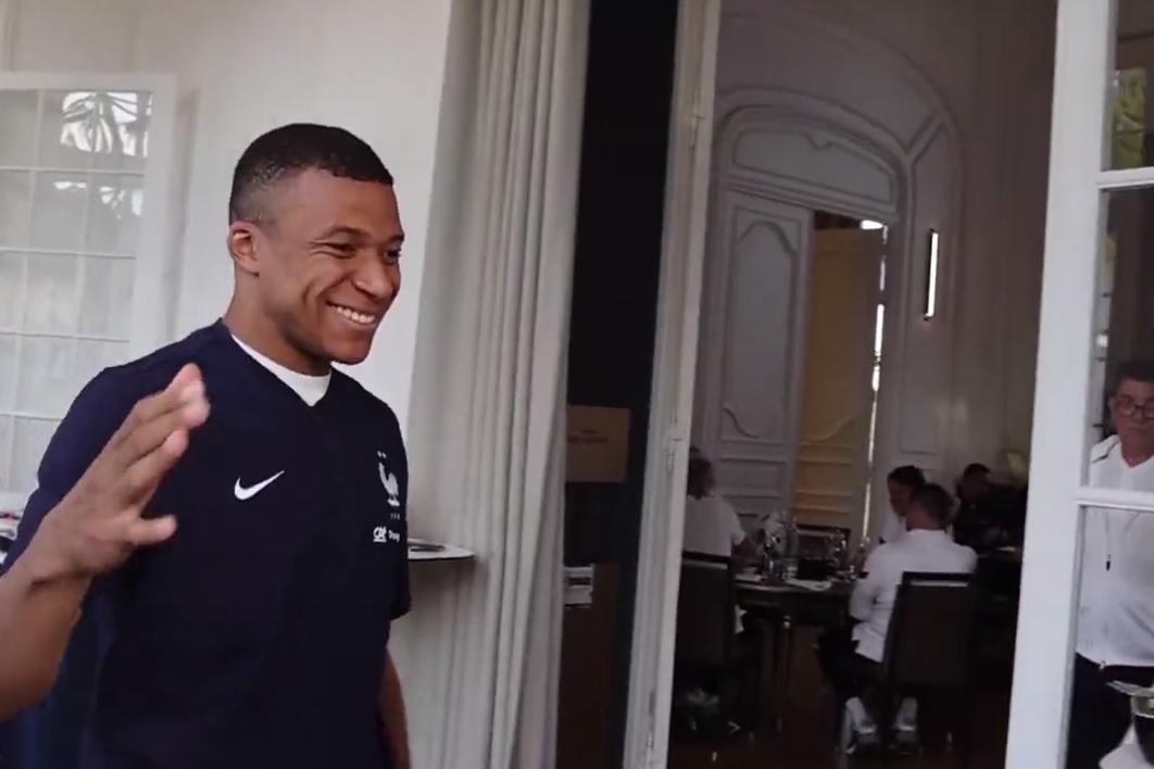 Benzema se unió a la selección de Francia y así fue el reencuentro con Mbappé tras el rechazo al Real Madrid