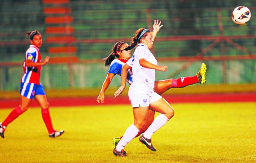 Lauren Hall: 'Me dicen La Gringa y me siento catracha”