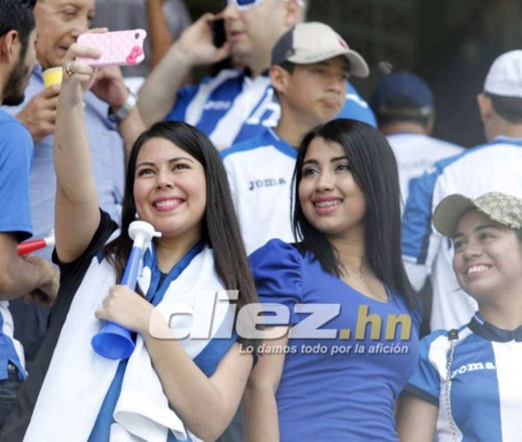 ¡INFARTANTE! Las bellezas que adornaron la previa del Honduras-Costa Rica