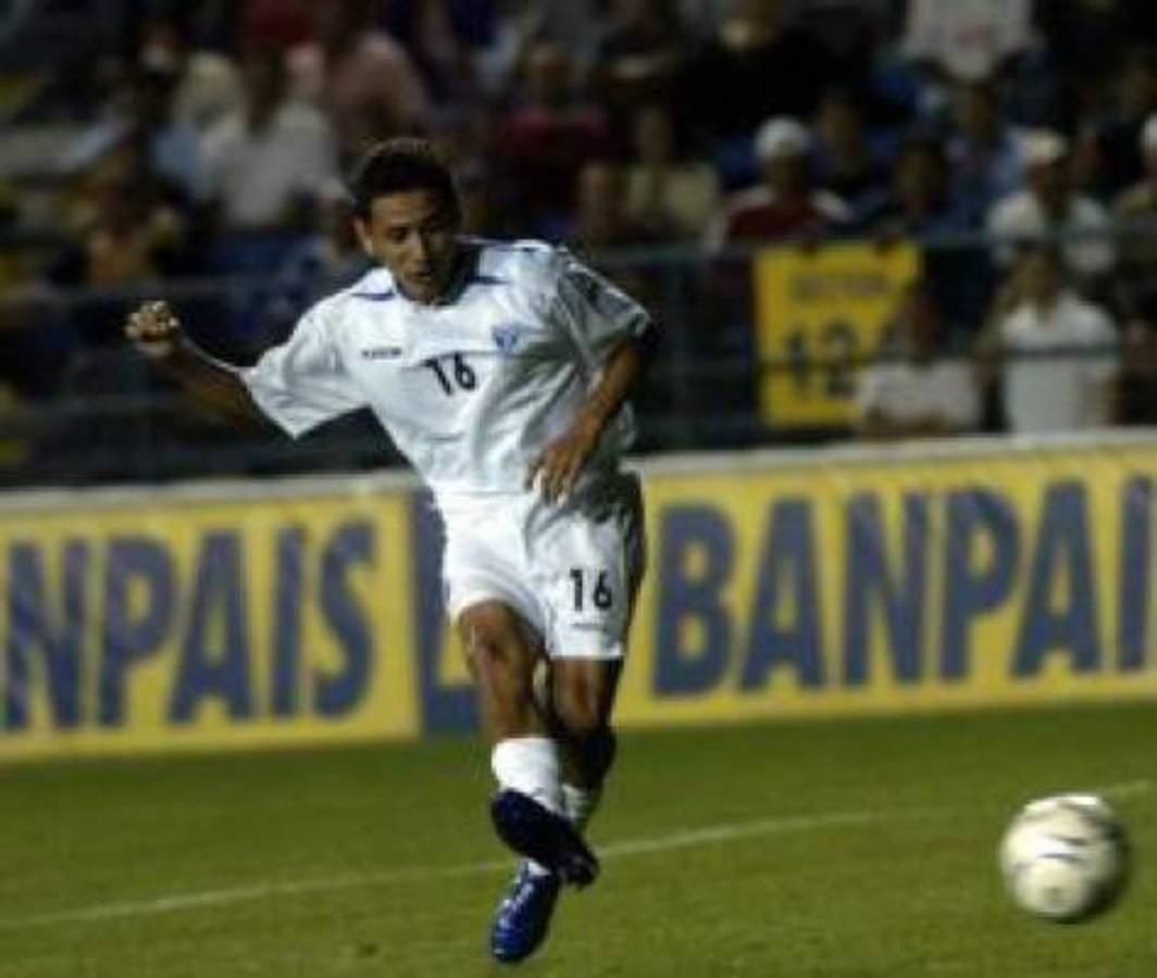 Así fue el primer 11 de Reinaldo Rueda con la Selección de Honduras en su debut en 2007; inesperado jugador fue la figura con su doblete