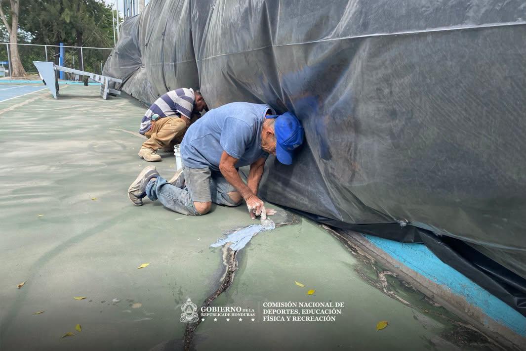 CONDEPOR renueva la cancha de tenis en la Villa Olímpica para CODICADER 2026