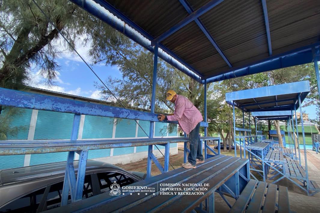 CONDEPOR renueva la cancha de tenis en la Villa Olímpica para CODICADER 2026