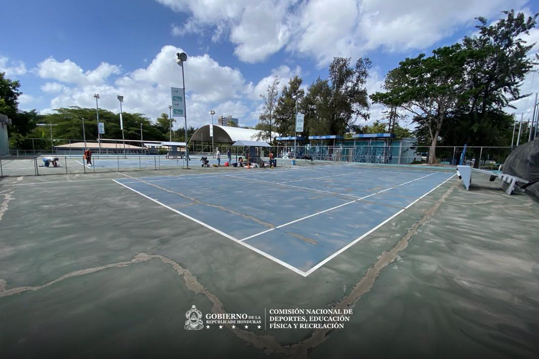 CONDEPOR renueva la cancha de tenis en la Villa Olímpica para CODICADER 2026
