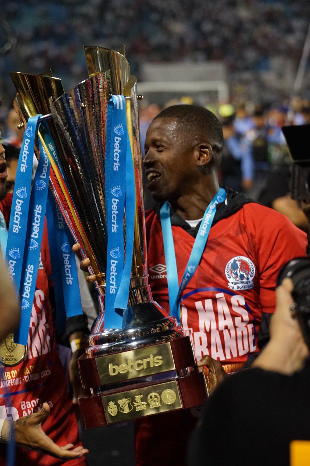 Tres alcanzaron puestos de leyenda: así quedó la nueva lista de jugadores con más títulos en Olimpia tras ganar la ‘36’