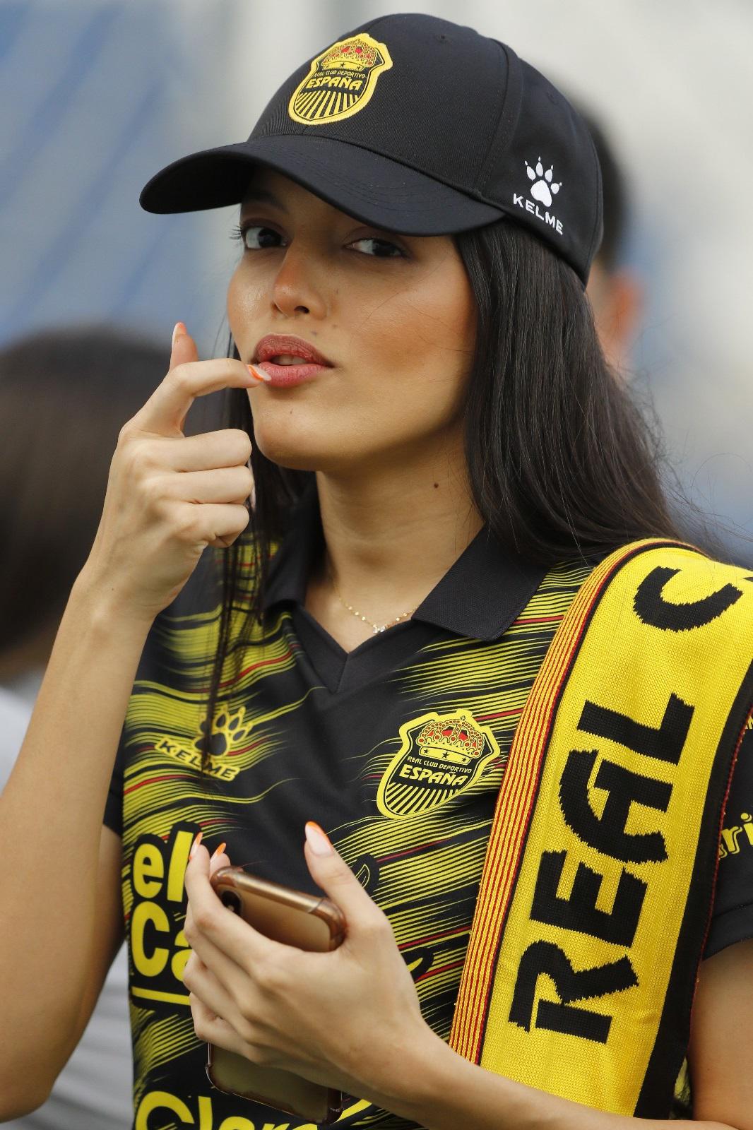 ¡El Morazán fue una pasarela! La belleza invadió el clásico entre Real España vs Motagua