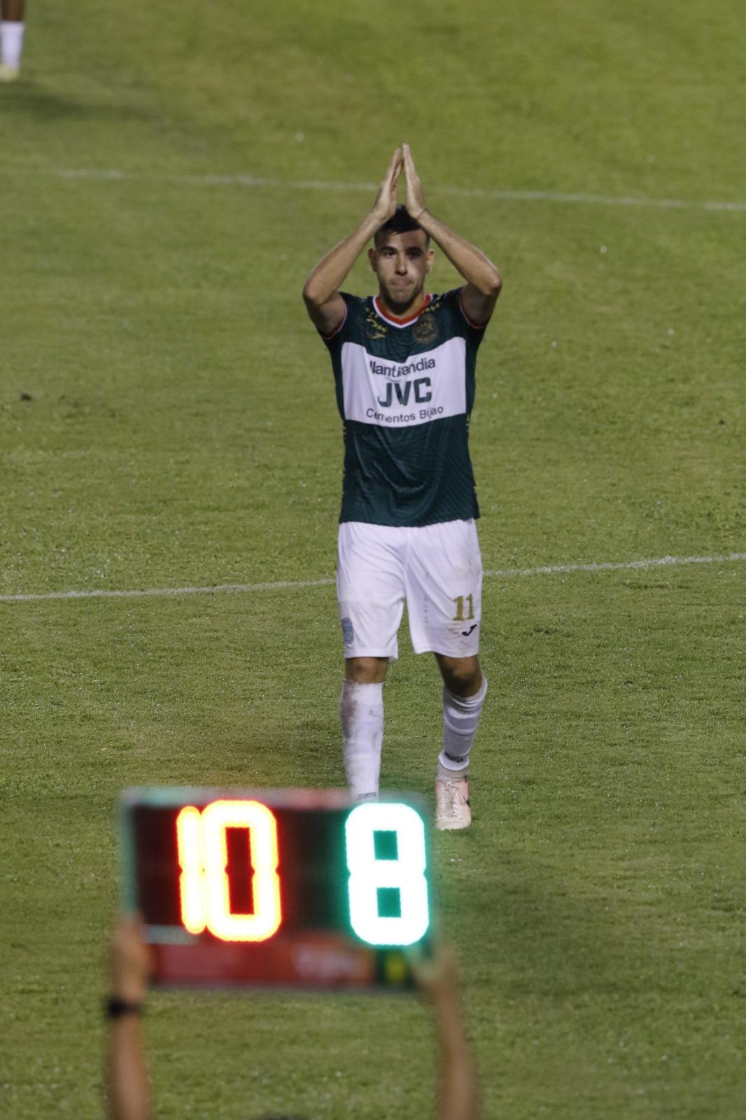 El gran debut del joven portero, la locura de Alexy Vega, el error de Messiniti y lindas edecanes brillaron en el Marathón vs Platense