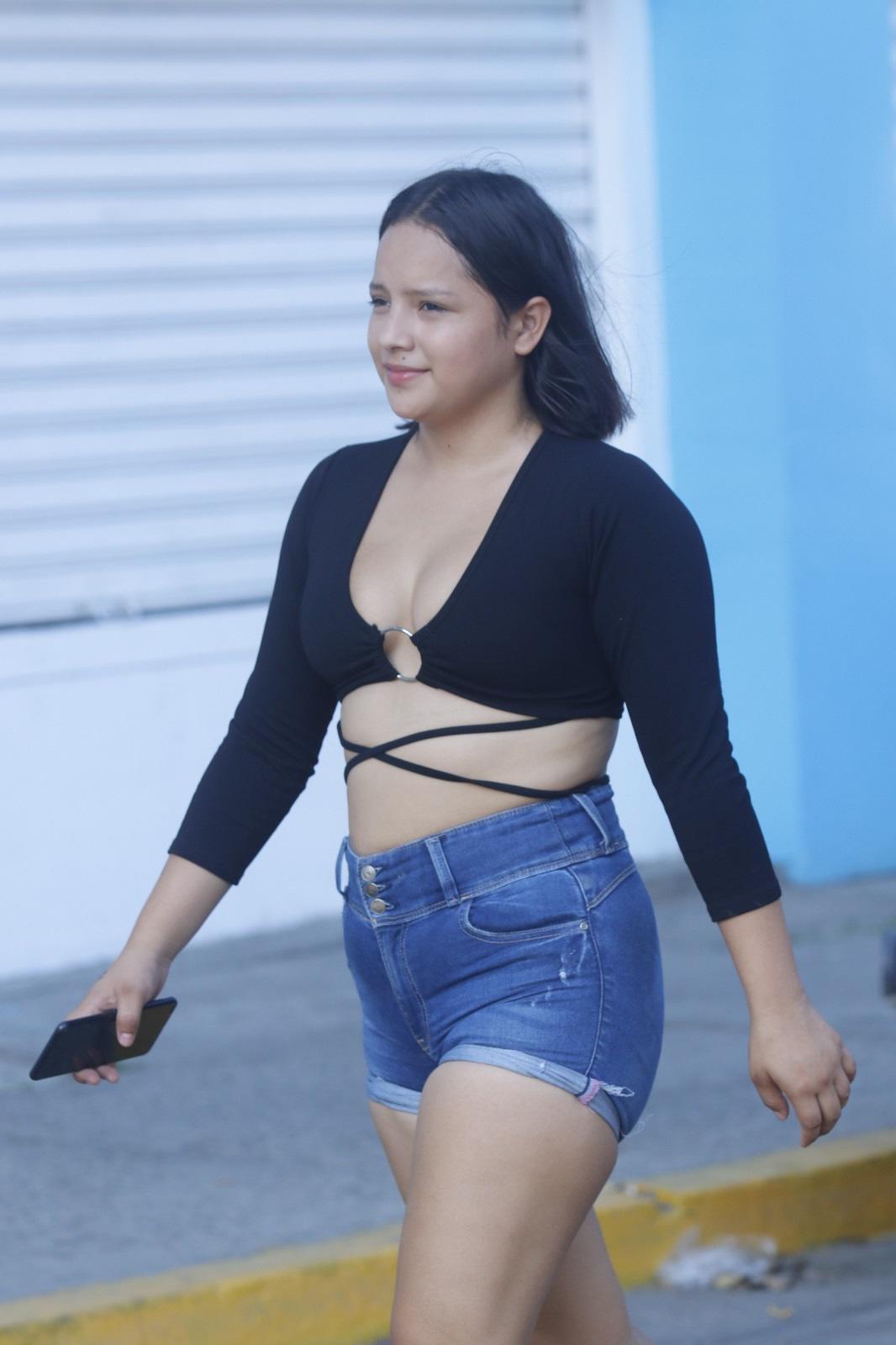 ¿Quién es la hermosa paramédica? El descuido de una edecán y las hermosas chicas en la final entre Real España - Olimpia