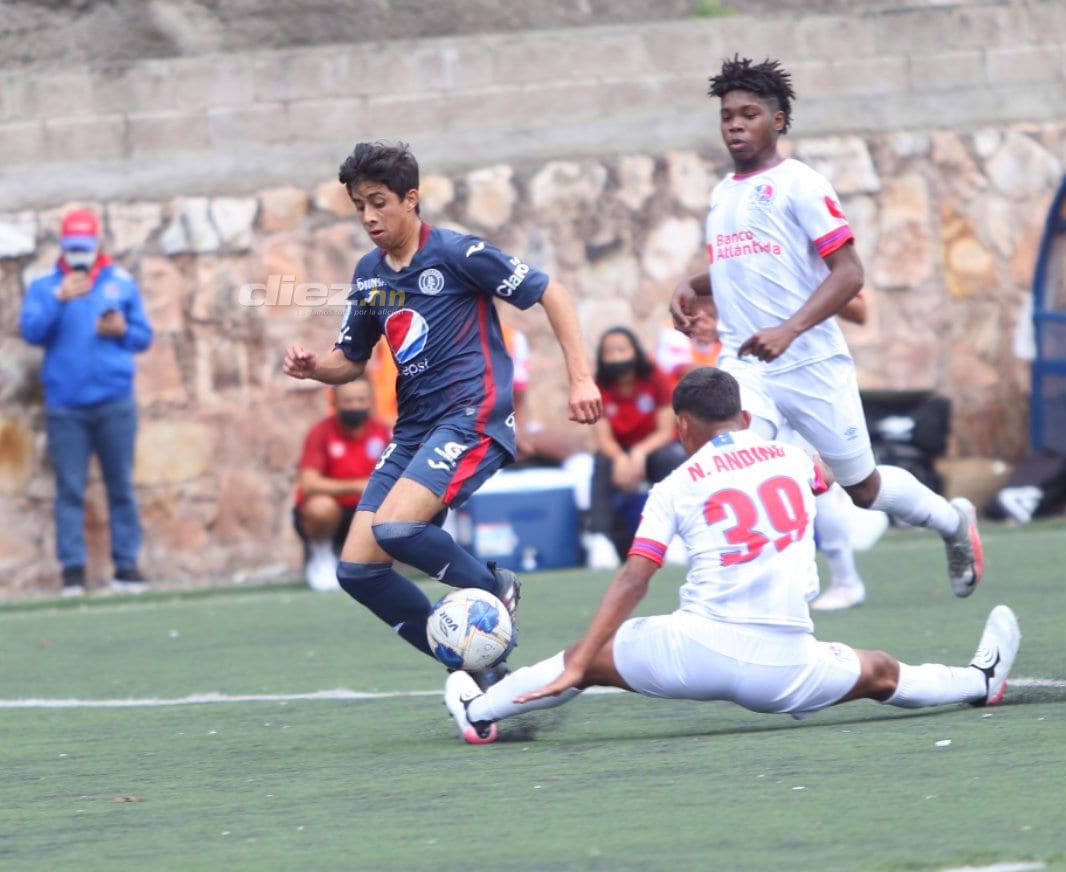 Arrancó el Torneo de Reservas: La magia del ‘Nenito’ Obando, los aficionados e invitados de lujo en el Real España-Marathón