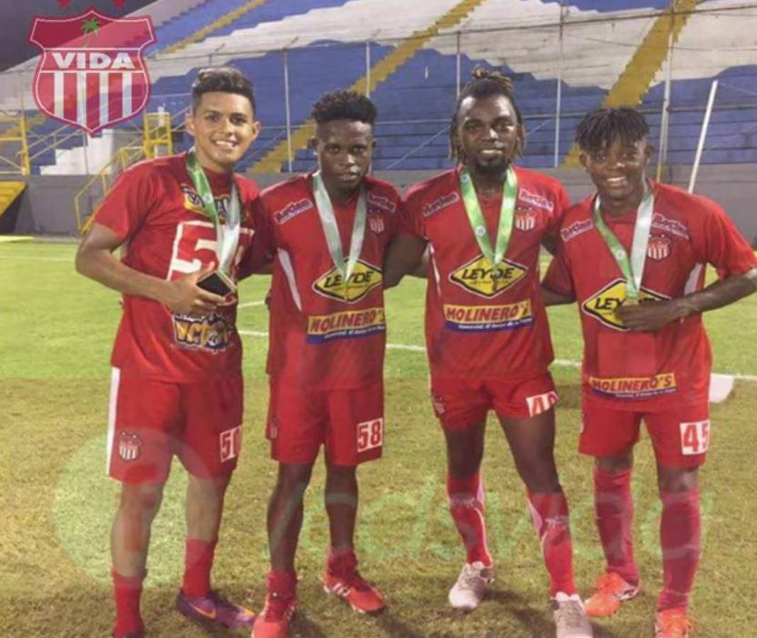 El motivo especial por el que Luis Palma eligió el dorsal “50” en el Olympiacos; el hondureño tiene claro de dónde viene