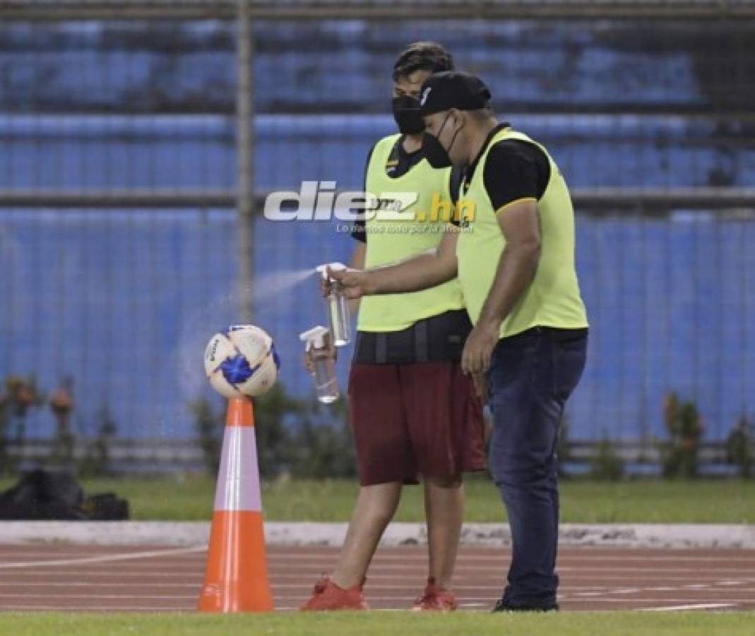 Fotos: ¿Por qué Jerry Bengtson jugó con mascarilla? Bronca Arboleda-Pírez y el cuidado con los balones