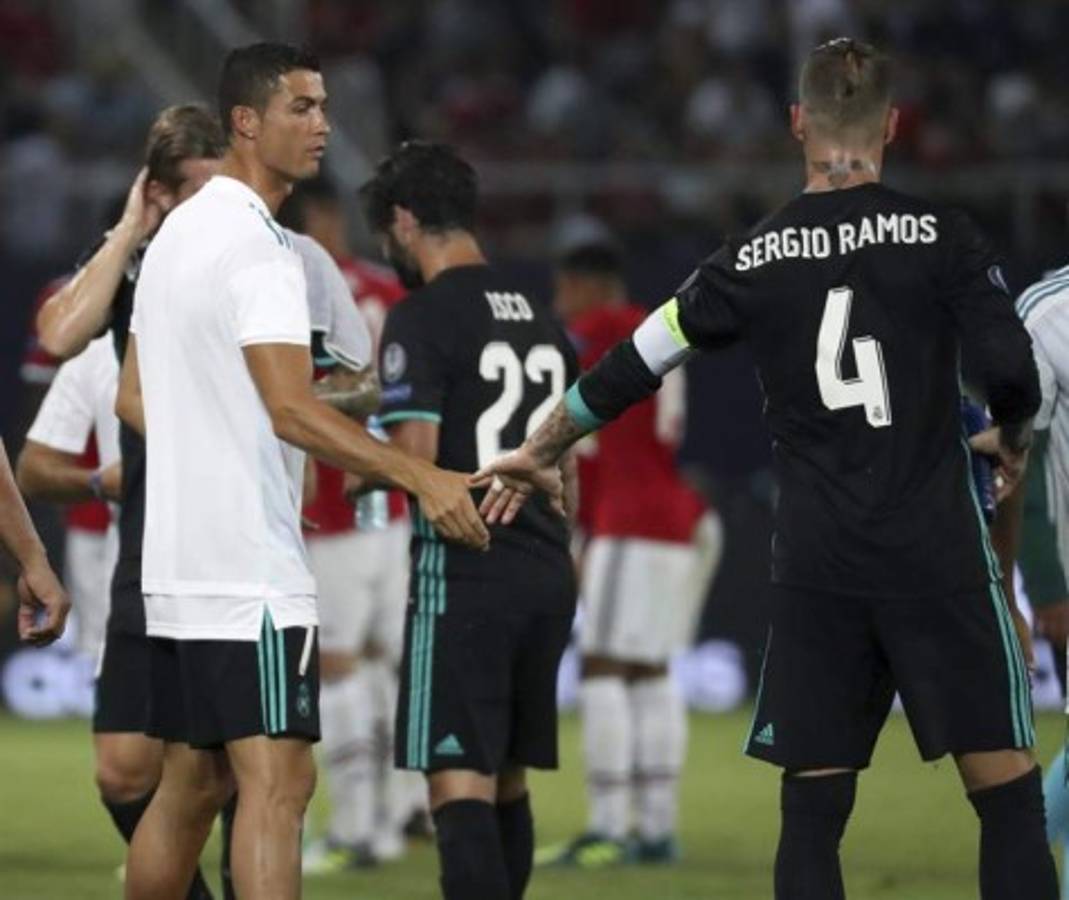 LO MÁS CURIOSO: ¿Qué hacía CR7 en la banca? el frío saludo de Mourinho con los madridistas