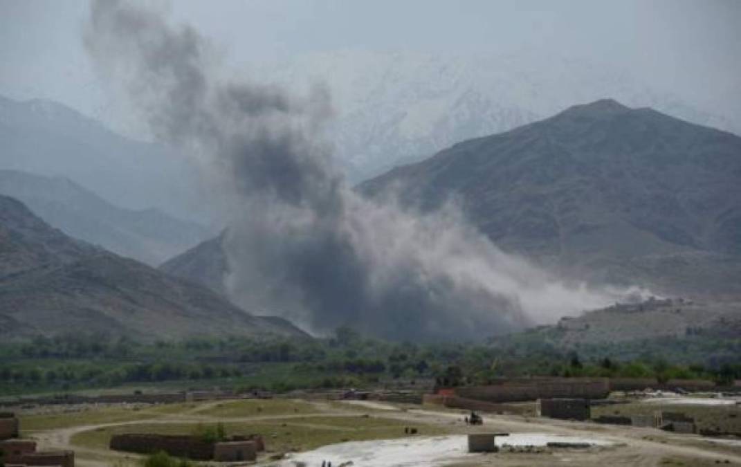 Estados Unidos lanza poderosa bomba en Afganistán