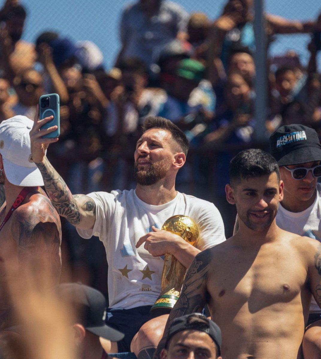 Llegó a Rosario su fiel amigo: así pasará Messi la Navidad tras ganar el Mundial y espera a dos leyendas del Barcelona