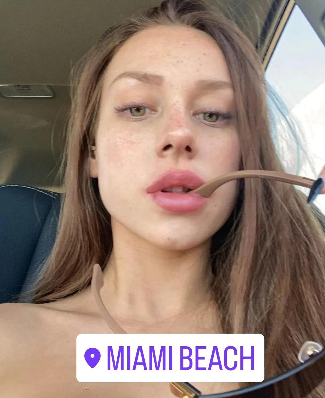 ¿Están juntos? Lo que se sabe sobre Vinicius y Ester Expósito tras el comentario del brasileño; ambos están en Miami