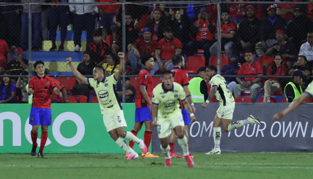 Javier López se volvió loco: Motagua recibió mala noticia en pleno festejo en Guatemala