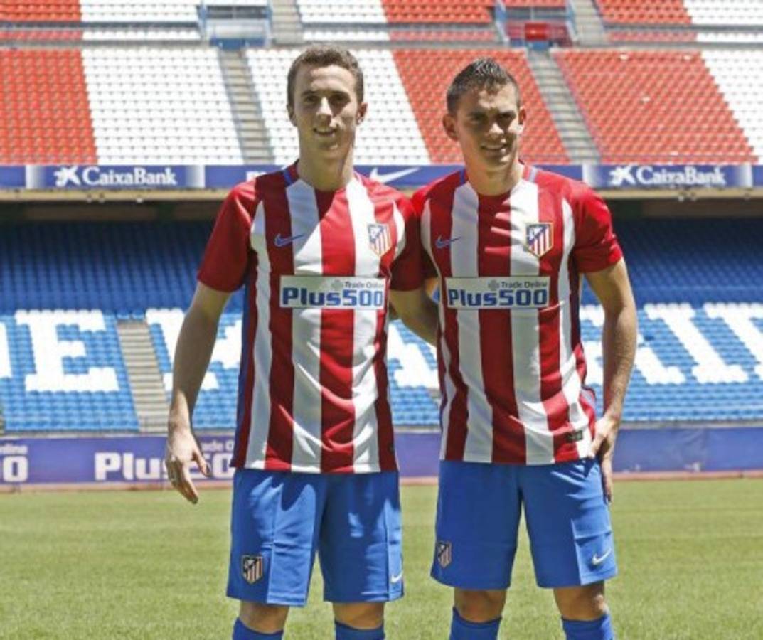 Ficharon por un equipo, pero nunca llegaron a debutar; uno fue echado rápidamente por la afición