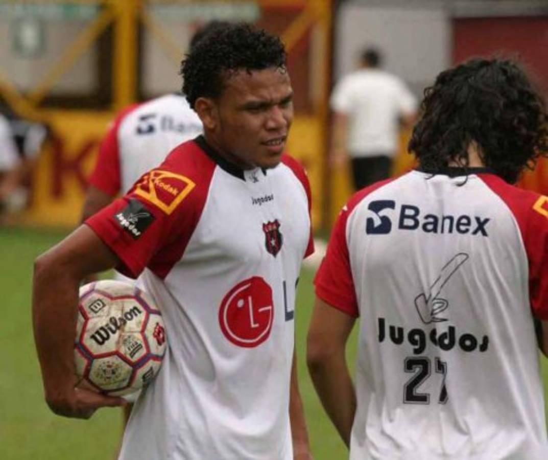 Los jugadores hondureños que han vestido la camiseta de Liga Deportiva Alajuelense