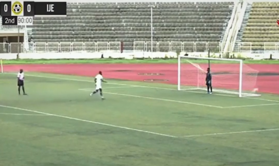 ¿El peor penal en la historia del fútbol? Insólitos lanzamientos que levantan sospechas de amaño de partidos en Nigeria