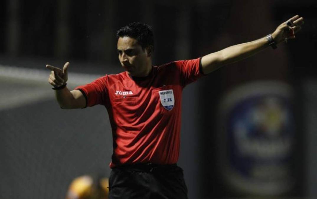 Said Martínez, el licenciado en matemáticas que pitará la final en Honduras