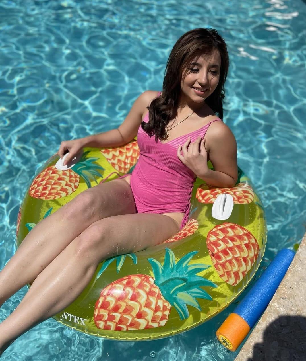 ¡Encienden el verano! Presentadoras de la TV hondureña se escapan a las playas y suben fotos de infarto