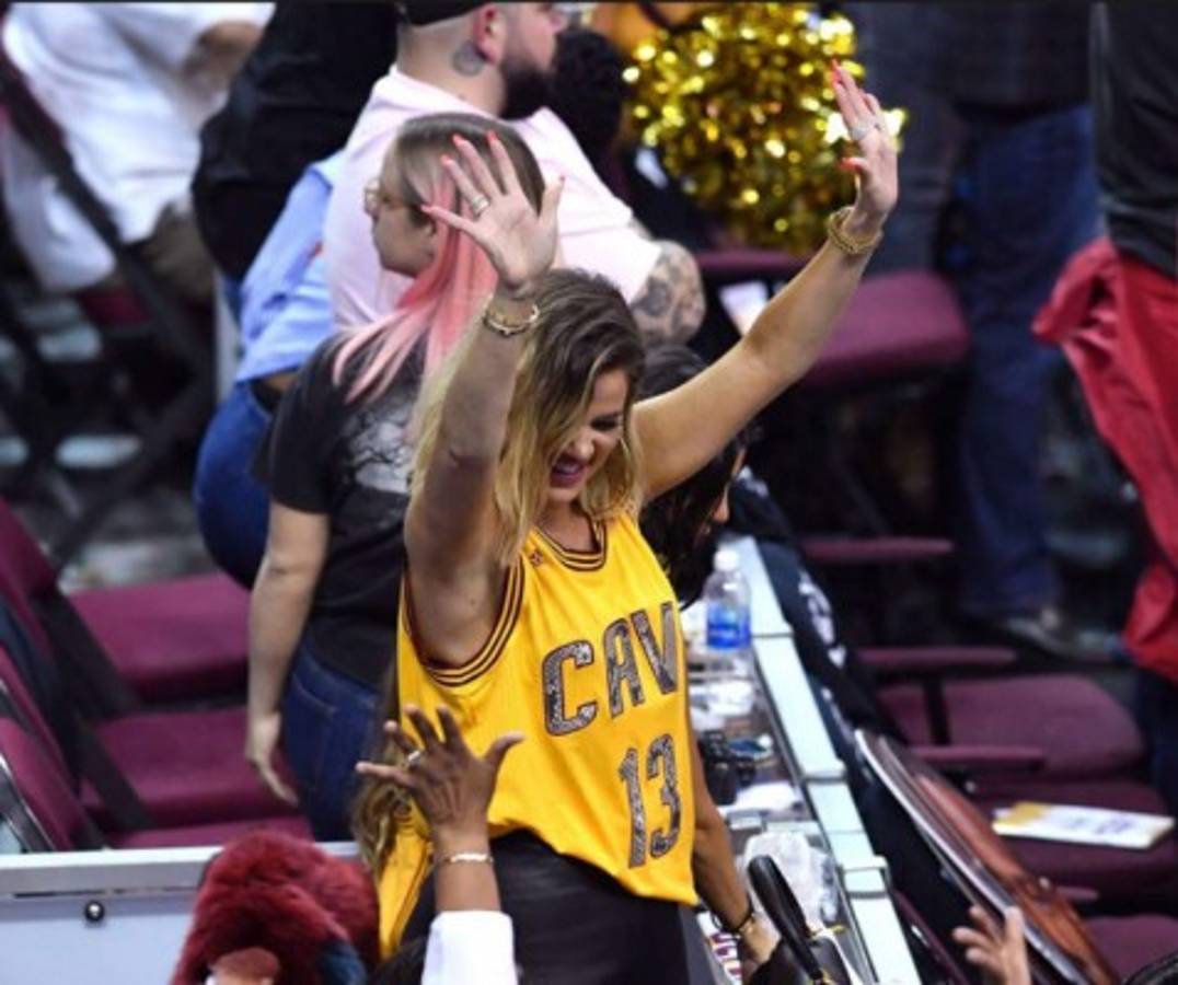 Las Kardashians, las sexis aficionadas que le van a Cavaliers en final de NBA