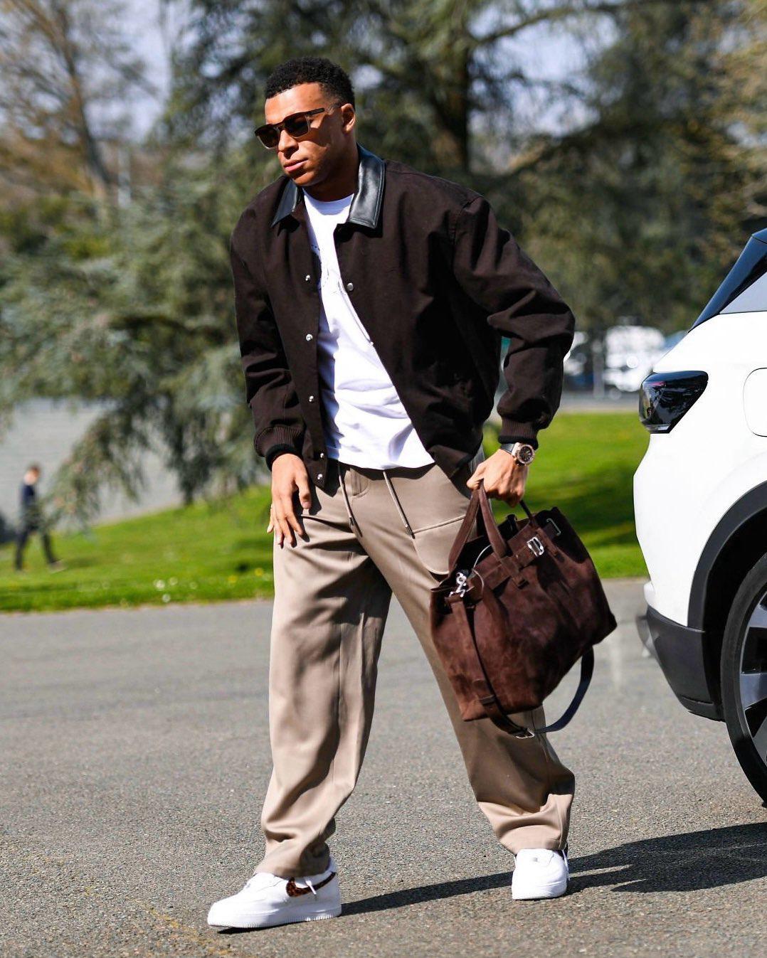 Camavinga sorprende y así llegó Mbappé a la concentración de Francia para los duelos ante Brasil y Colombia