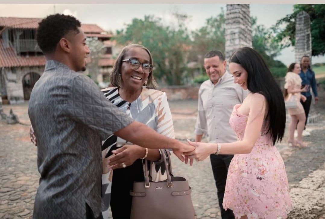 Choco Lozano pone fin a su soltería y se casará con bella modelo; así se vivió la cena de ensayo previo a su boda