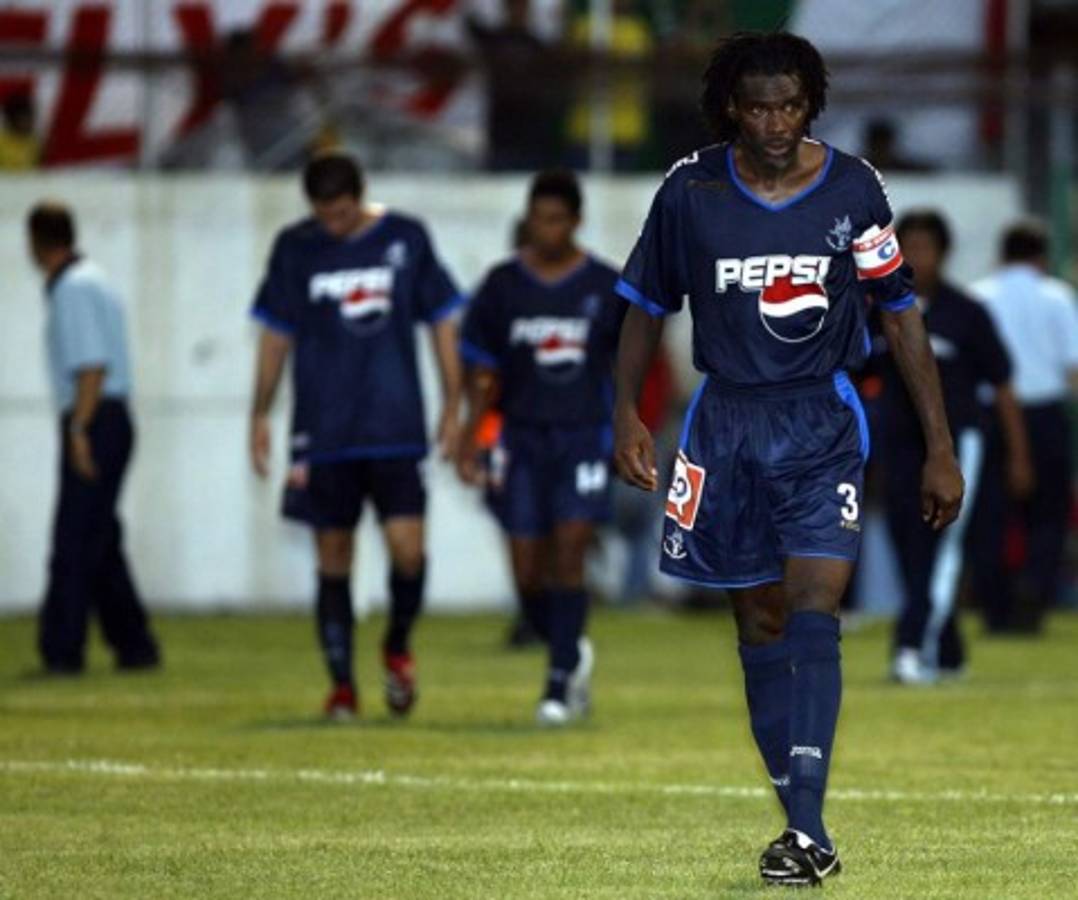 ¡Ninguno de Olimpia! Jocimar Nascimento da su 11 titular de compañeros que tuvo en el fútbol hondureño