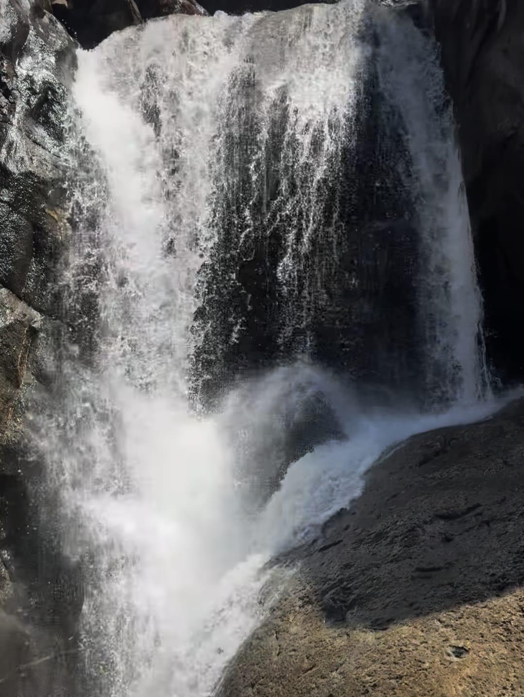 Choco Lozano se divierte con su bella pareja: Así son las vacaciones del hondureño previo a definir su futuro
