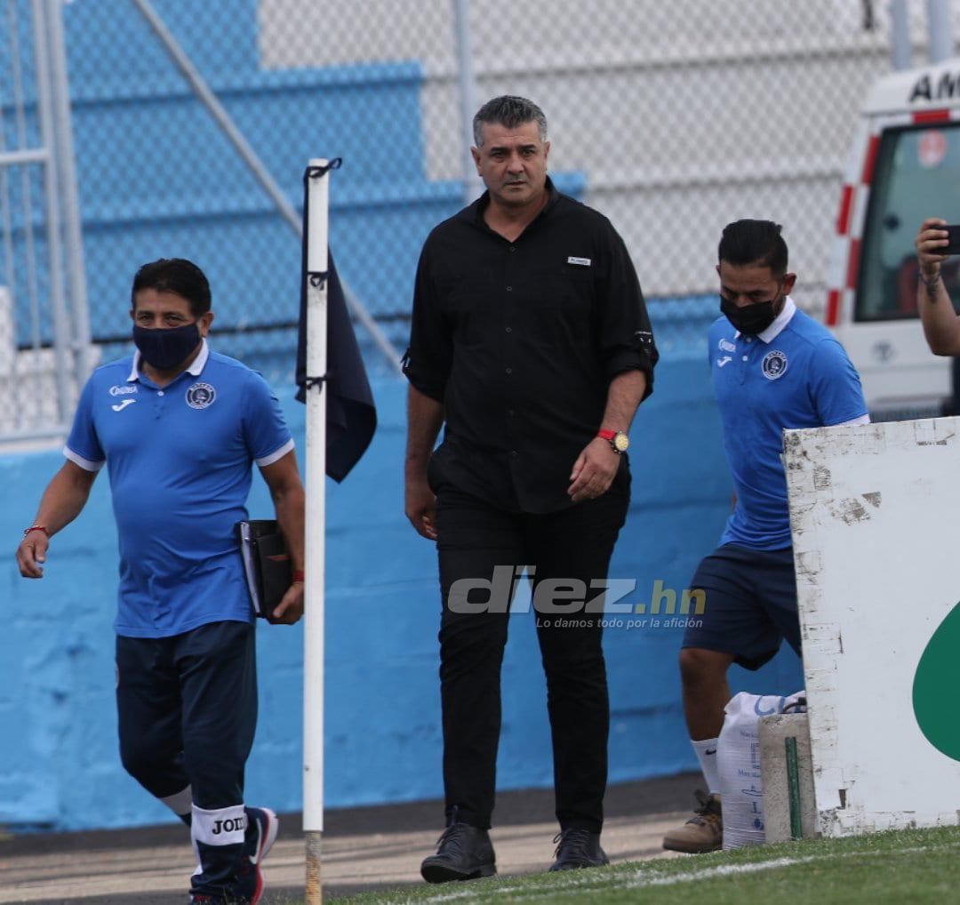 No pudo contener las lágrimas: Diego Vázquez llora y así fue captado en su último día como entrenador de Motagua