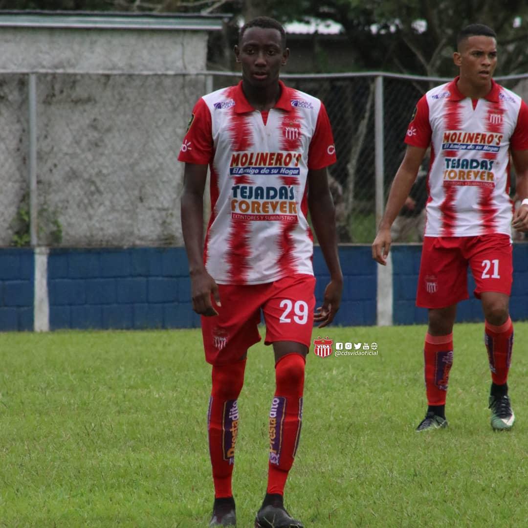 FICHAJES: Dejaría Olimpia por el extranjero, Motagua amarra cuatro altas y los legionarios que cambiarían de equipo