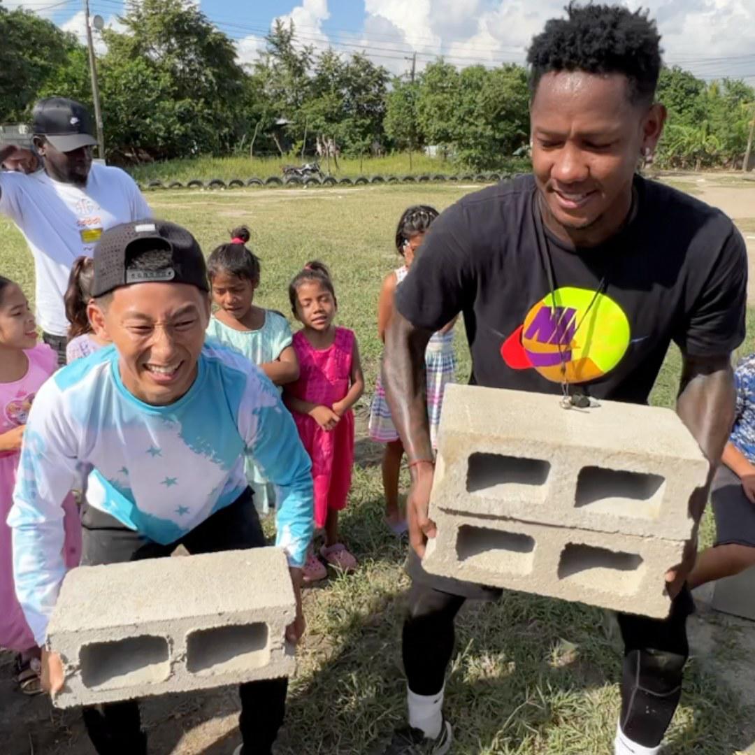 Quioto se une al influencer Shin Fujiyama en la construcción de una escuela en la Rivera Hernández de San Pedro Sula