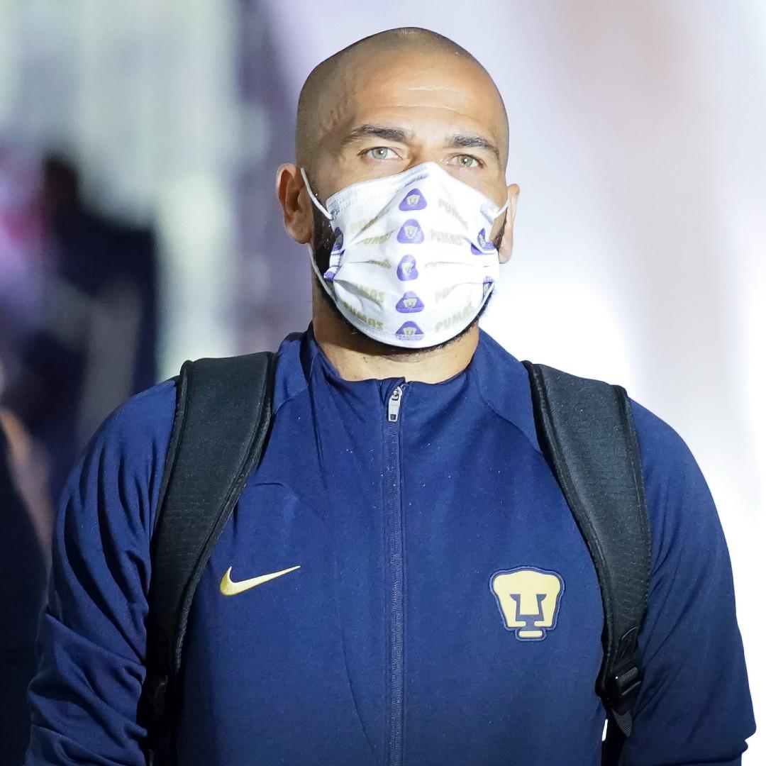 Así fue el debut de Dani Alves con los Pumas en la Liga MX: Su primer “Goya”, estadio lleno y asistencia de gol