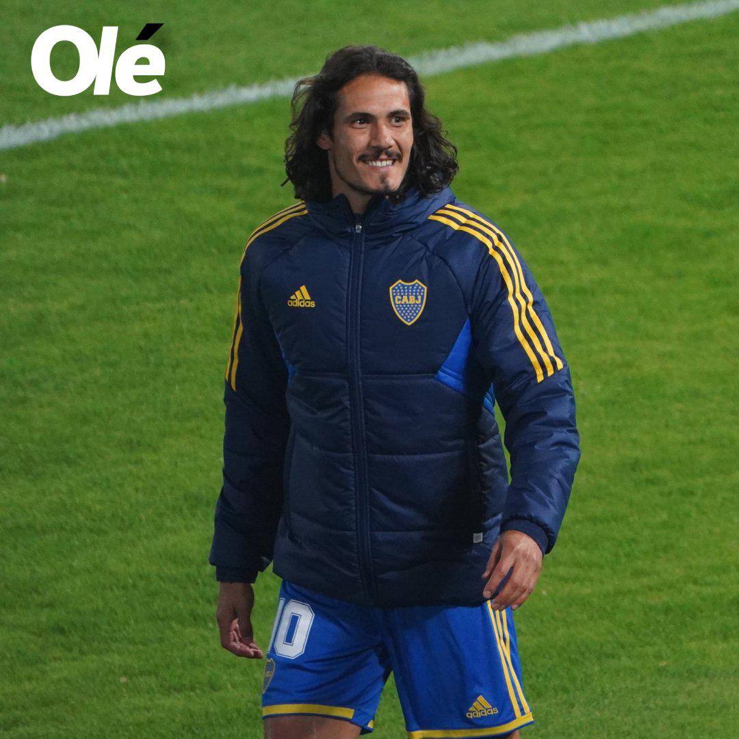 La presentación de Cavani con Boca Juniors en La Bombonera: brutal recibimiento y acompañado de su novia