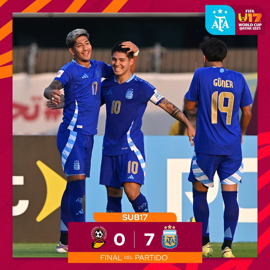 Argentina aplastó a la modesta Fiyi en el Mundial Sub-17 de Qatar y clasificó a los 16avos.