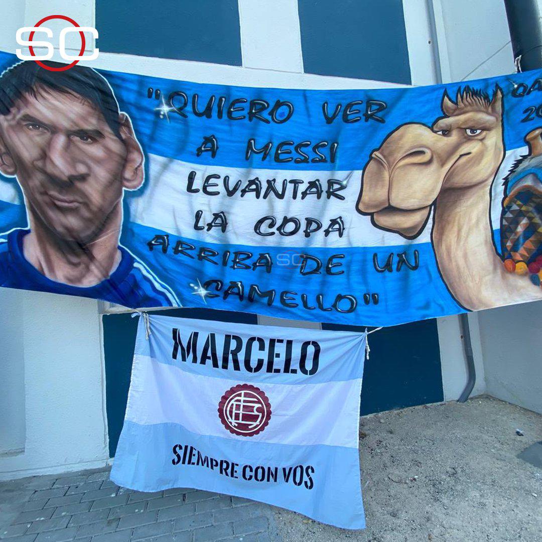 ¡Vibrante previa! Un mono predijo el ganador del Argentina - Croacia y vuelan la camiseta más grande del mundo