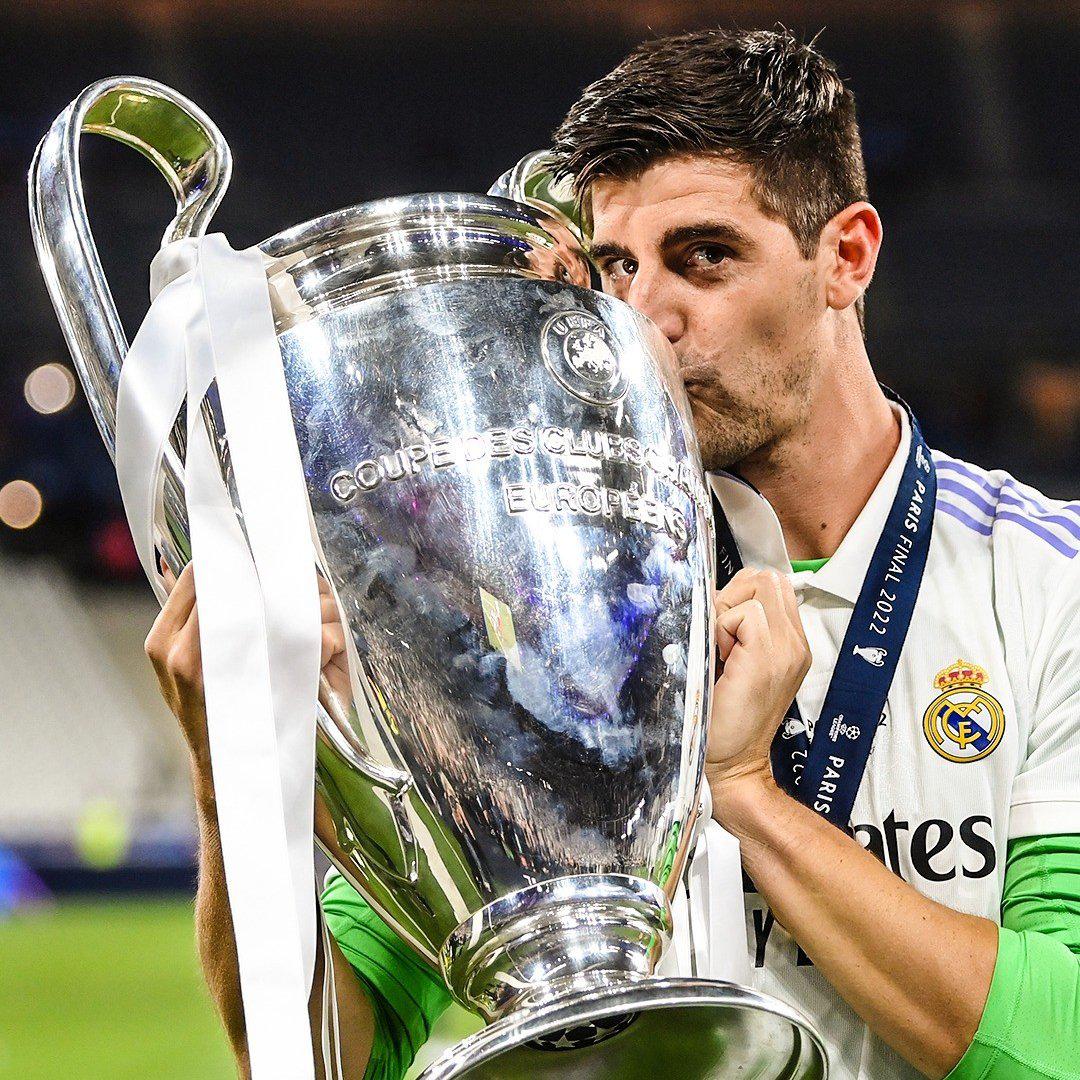 Con los fichajes y un valor de 827M: así será el 11 del Real Madrid con Mourinho