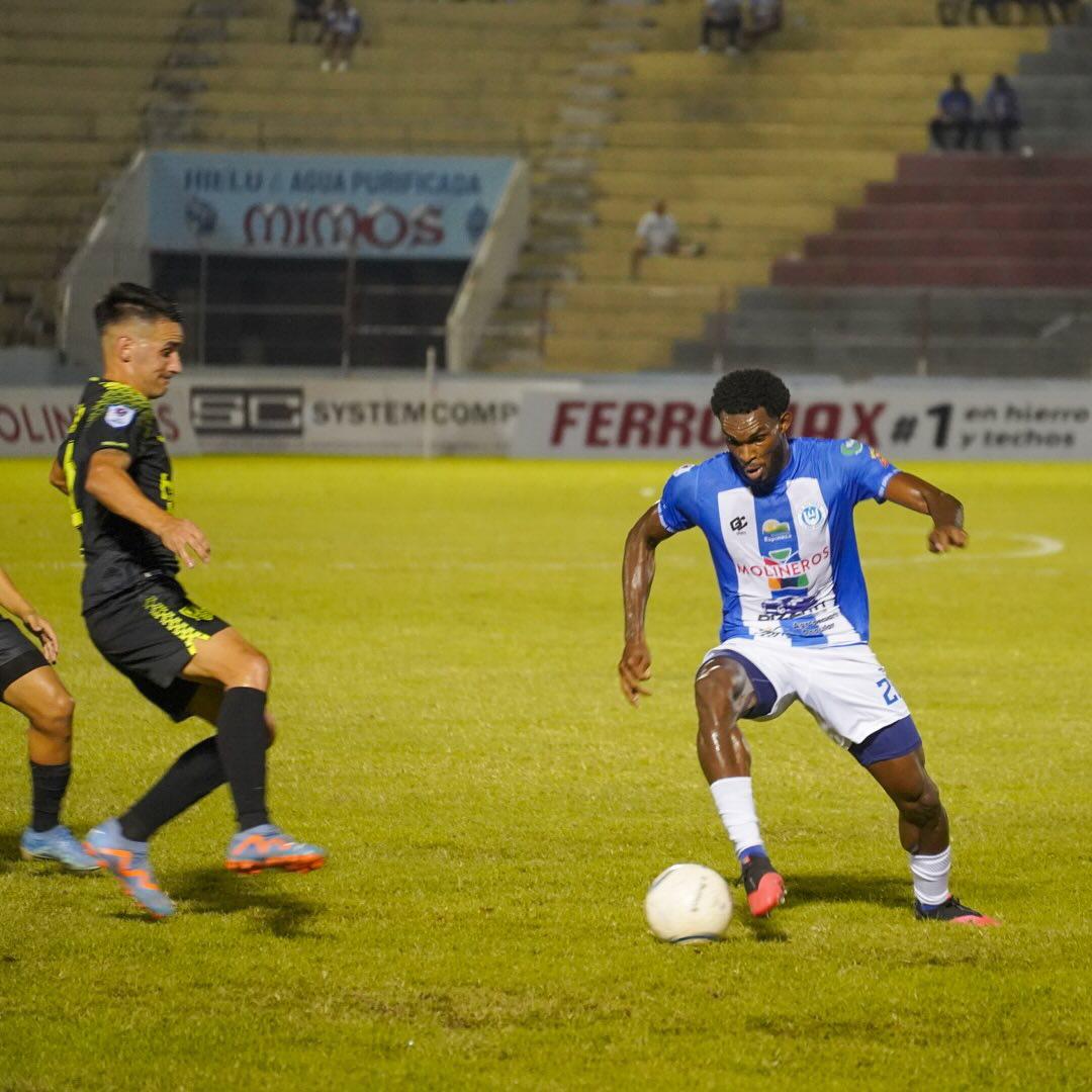 El estadio Juan Ramón Brevé Vargas de Juticalpa tendrá grama híbrida; ya iniciaron las mediciones y estudios