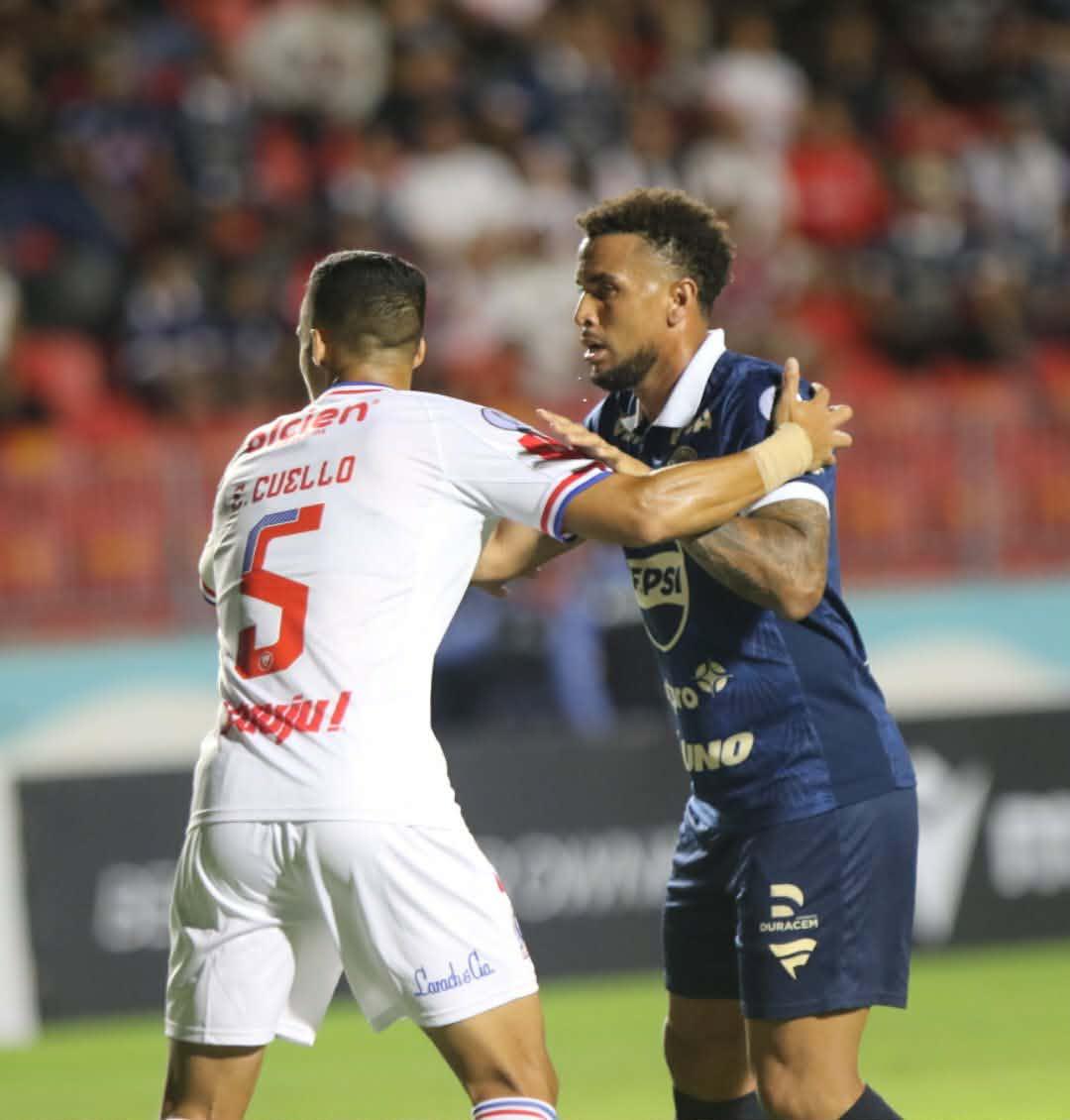 Locura de Olimpia tras quedar campeón, Espinel sorprendió y fiestón de la Ultra Fiel