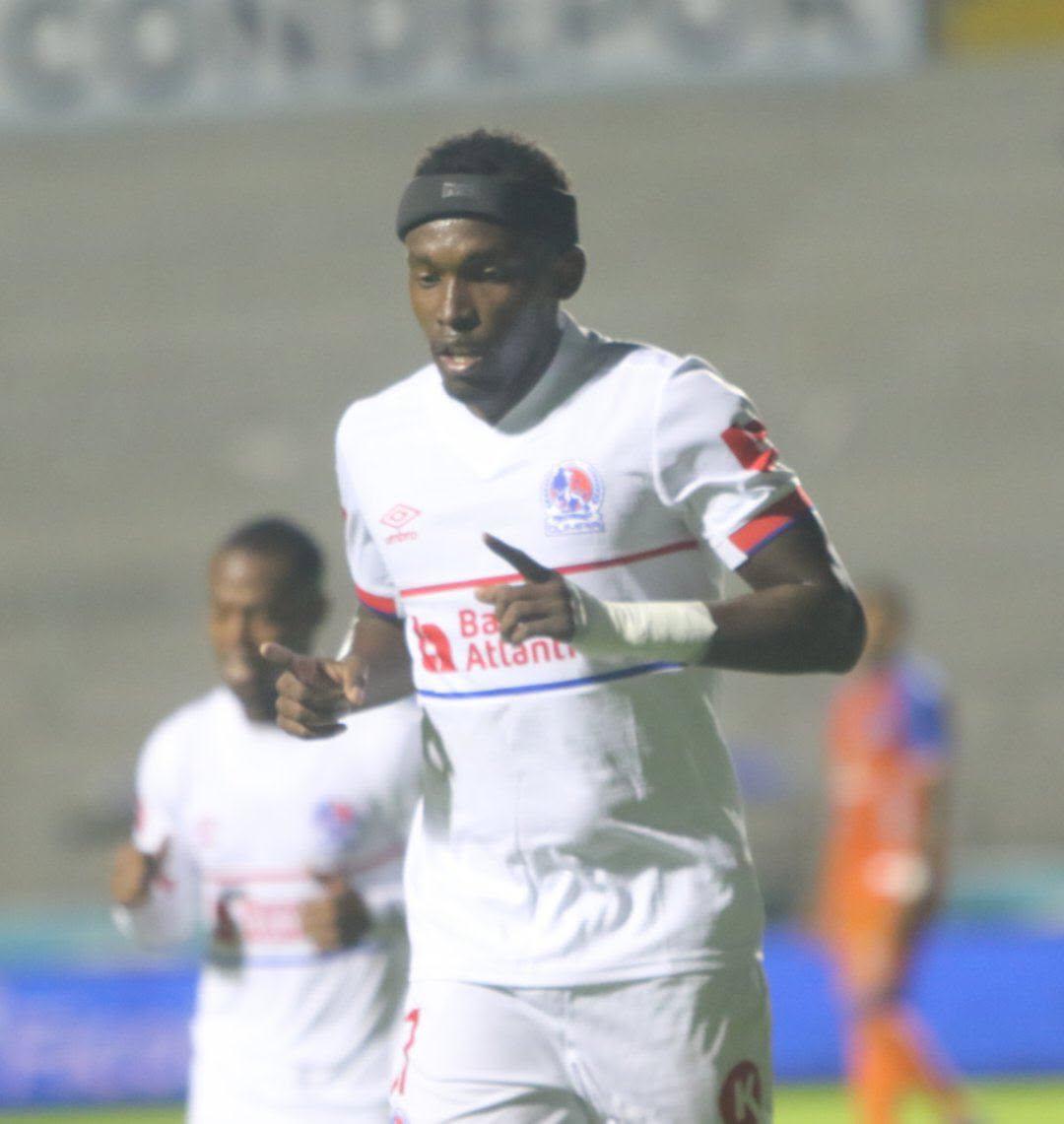 Alberth Elis le sonríe al fútbol, la nueva sorpresa que nadie sabía del Nacional y Olimpia presentó su título ante Lobos UPN