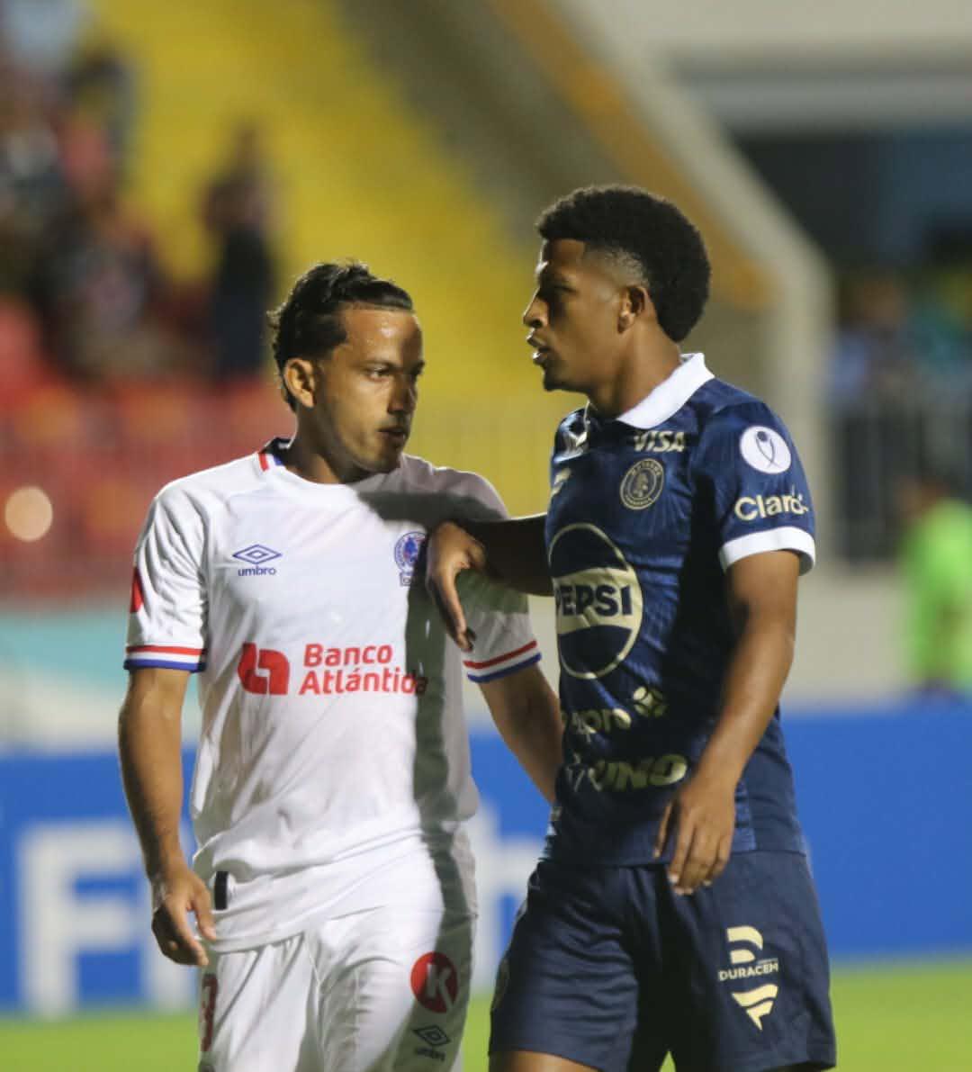 Locura de Olimpia tras quedar campeón, Espinel sorprendió y fiestón de la Ultra Fiel