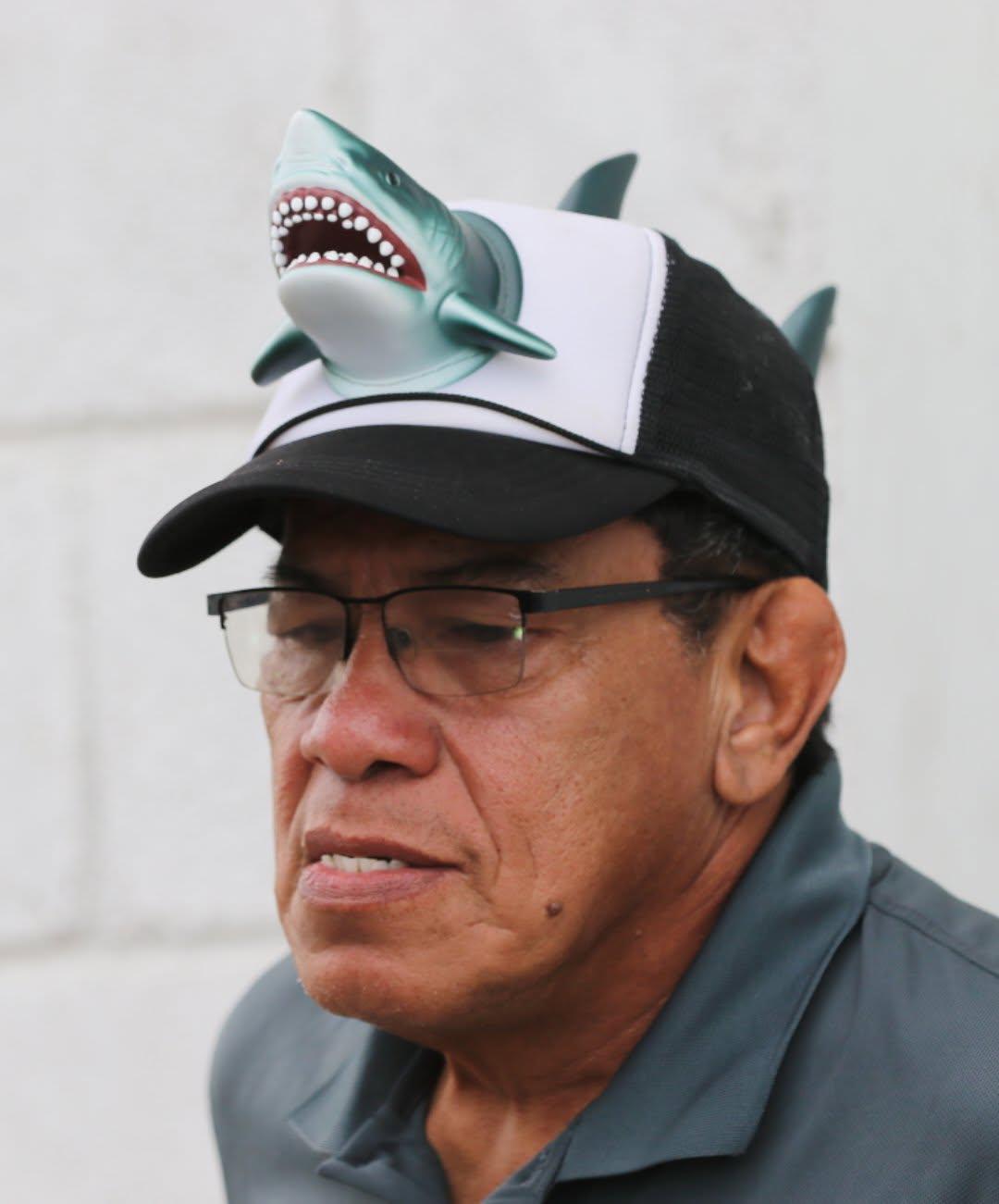 Aficionadas del Olimpia enamoran, aparece la famosa gorra del Platense y el selfie