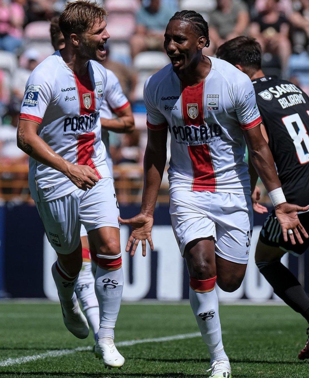 Bryan Róchez suma dos goles en tres partidos con el UD Leiria de Portugal.