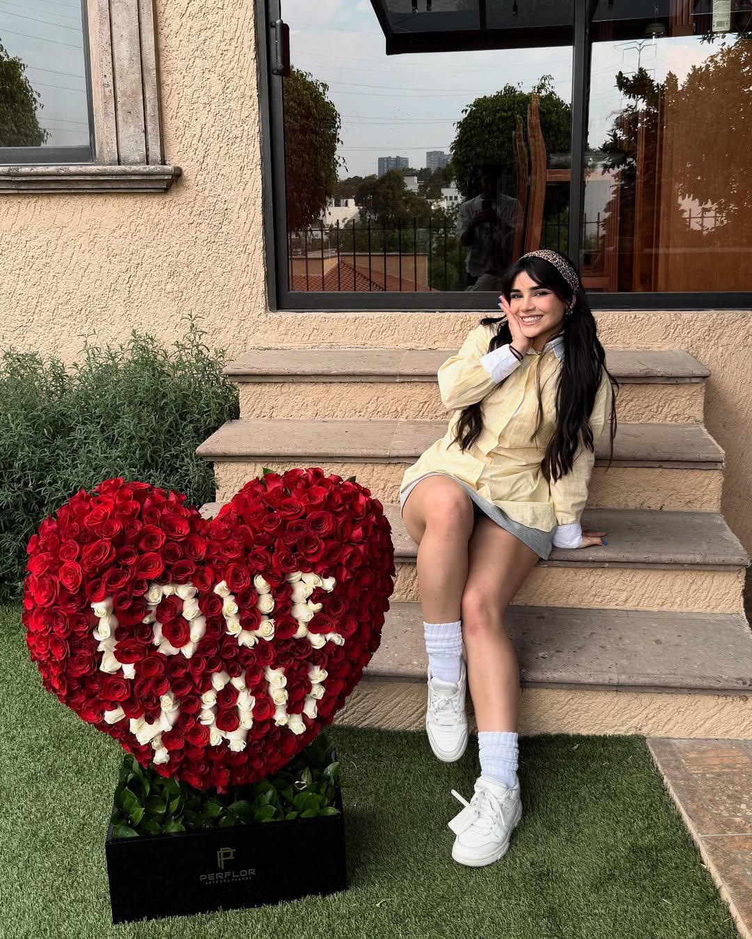 Alana Flores es sorprendida por futbolista del América: este fue el costoso regalo que recibió la streamer mexicana